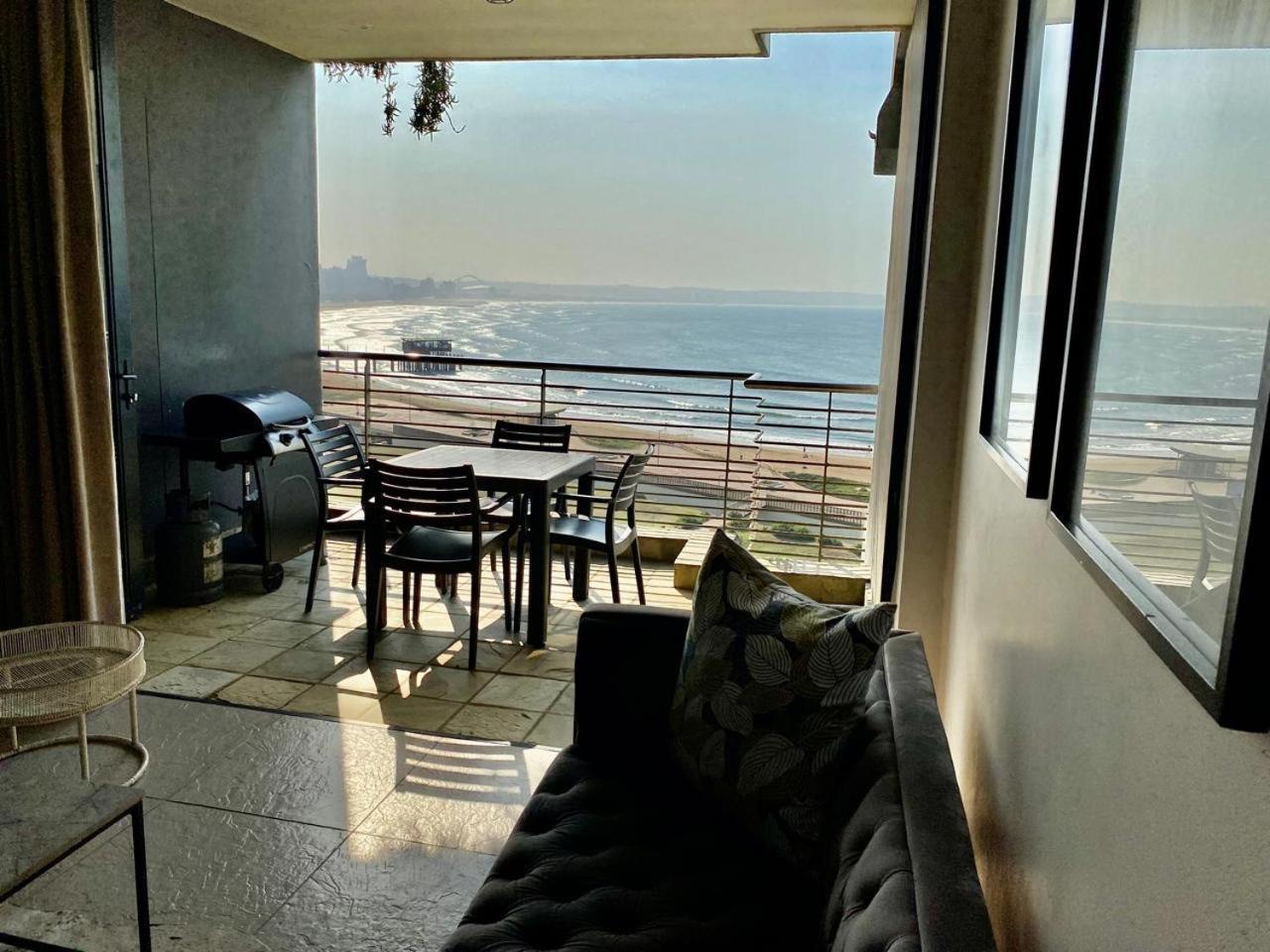 Apartment Point Waterfront, 1006 Quayside
