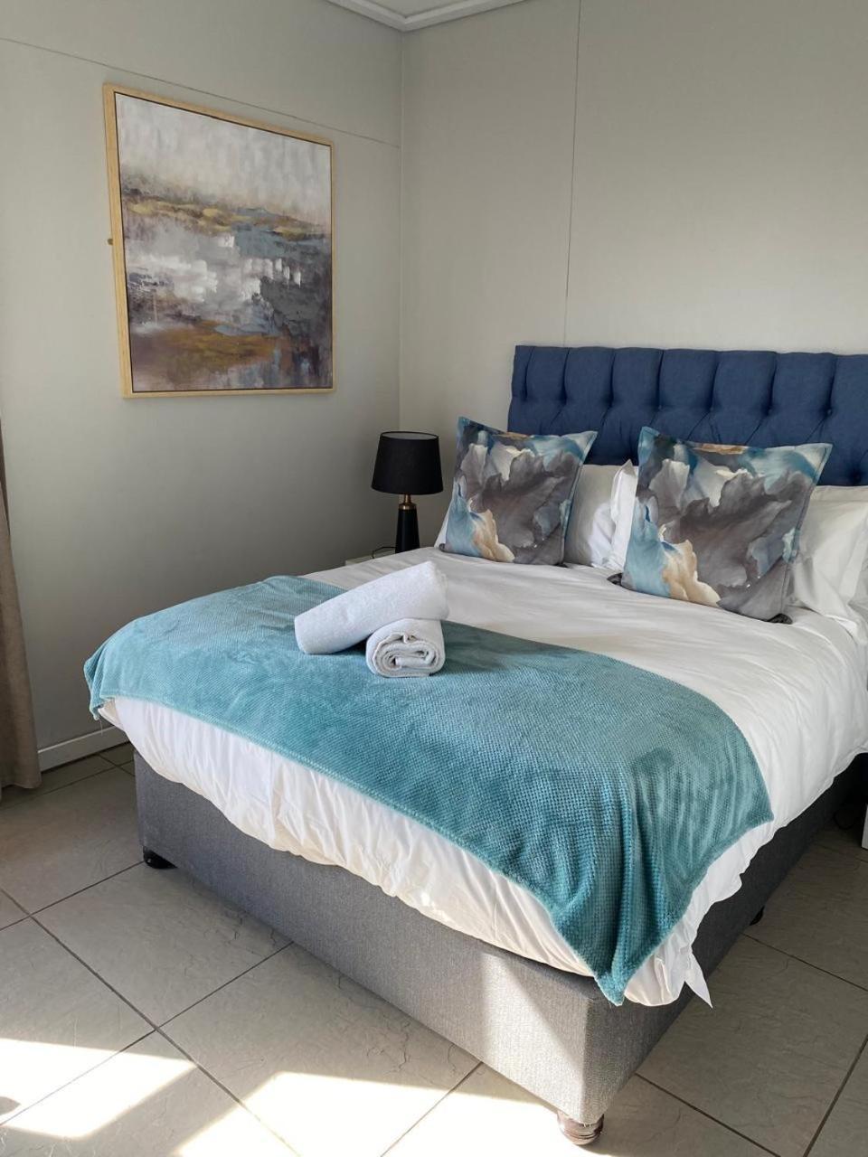 Apartment Point Waterfront, 1006 Quayside *